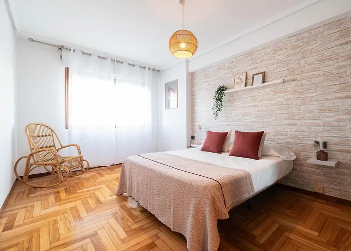 Amplia Vivienda Con Garaje