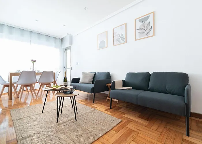 Amplia Vivienda Con Garaje