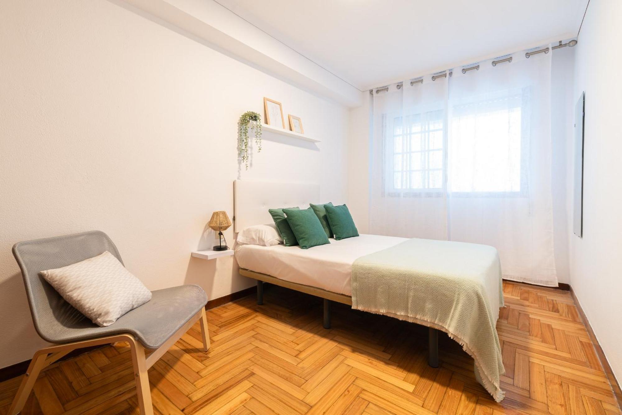 Amplia Vivienda Con Garaje Apartment